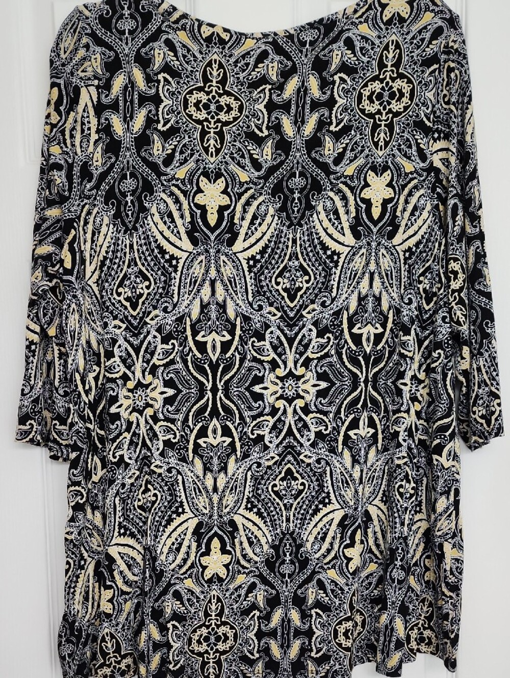 Jones New York Black and Cream Paisley V-Neck Tunic - Picture 5 of 5